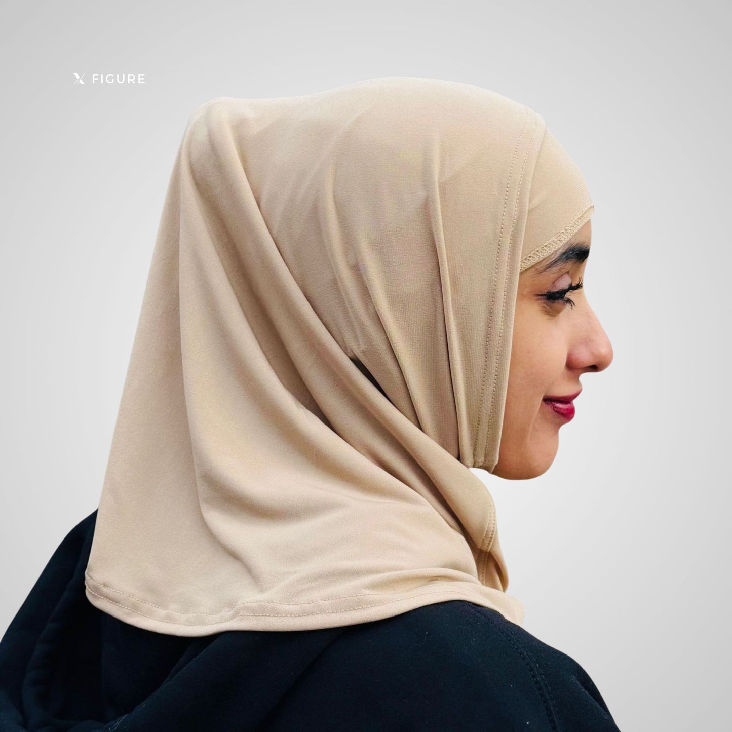 Zachte beige hijab van XFigure voor moslima’s die willen starten met hijab – lichtgewicht, ademend en eenvoudig aan te trekken