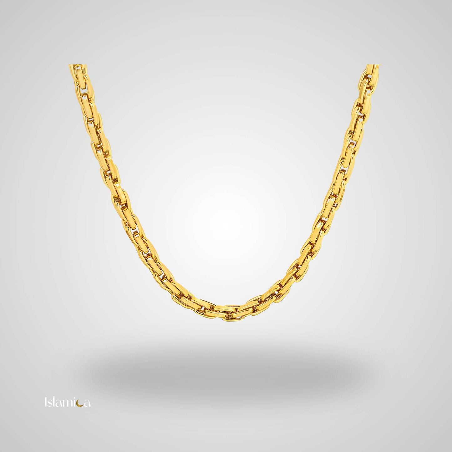 Goudkleurige ketting met robuuste schakels en moderne uitstraling